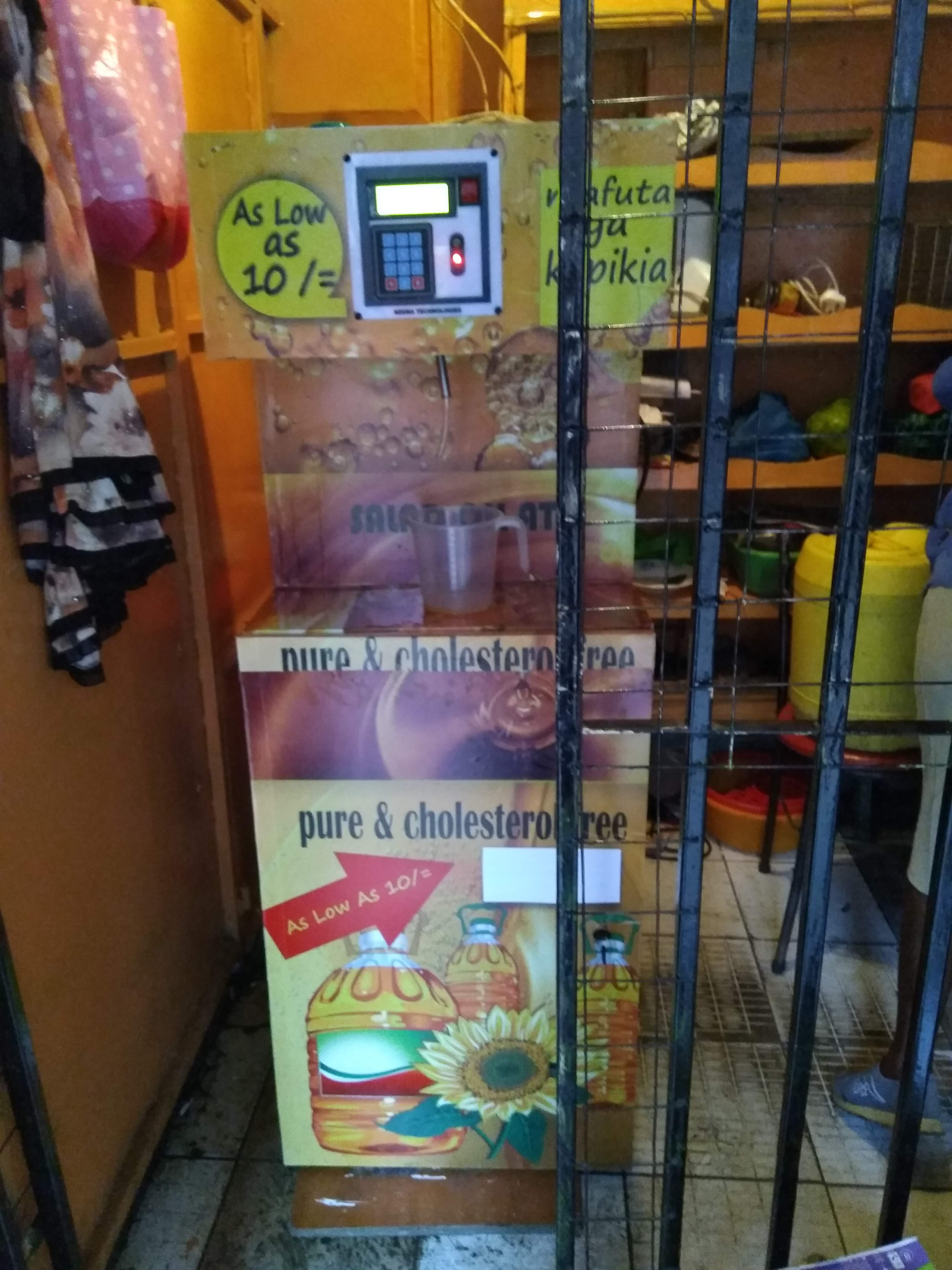 H-TECH salad oil ATM selling in a shop, July 2018